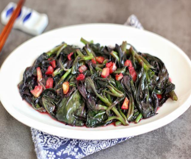 小炒羊米香阳春面鳕鱼四季豆清炒紫背菜的做法