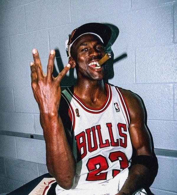 nba球星抽烟:乔丹霸气,科比老脸,看到杜兰特谁是个人都会笑!