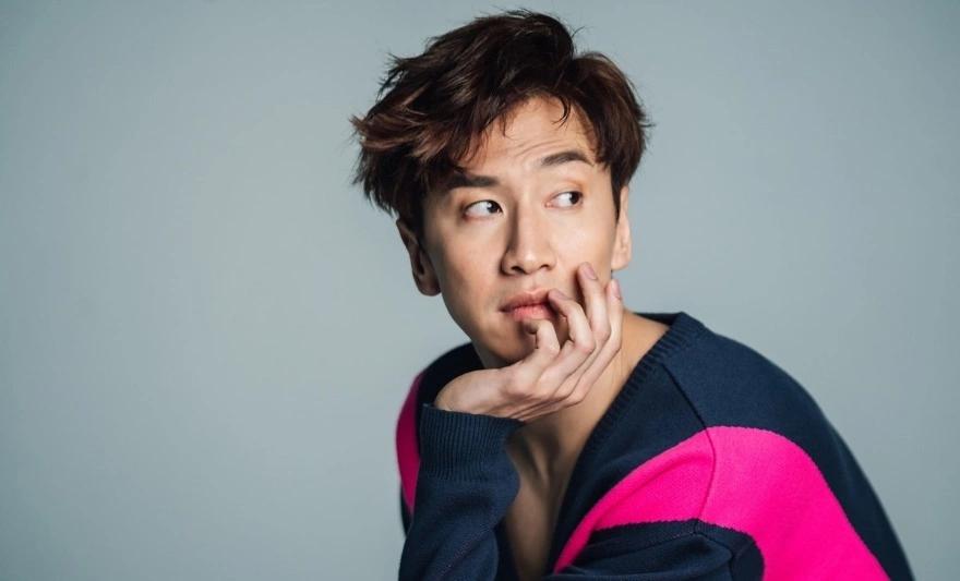 在全民服役的韩国,男艺人都希望提早入伍的原因是什么?