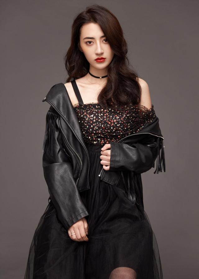 君九龄开机新人演员范桢化身温婉佳人方玉绣