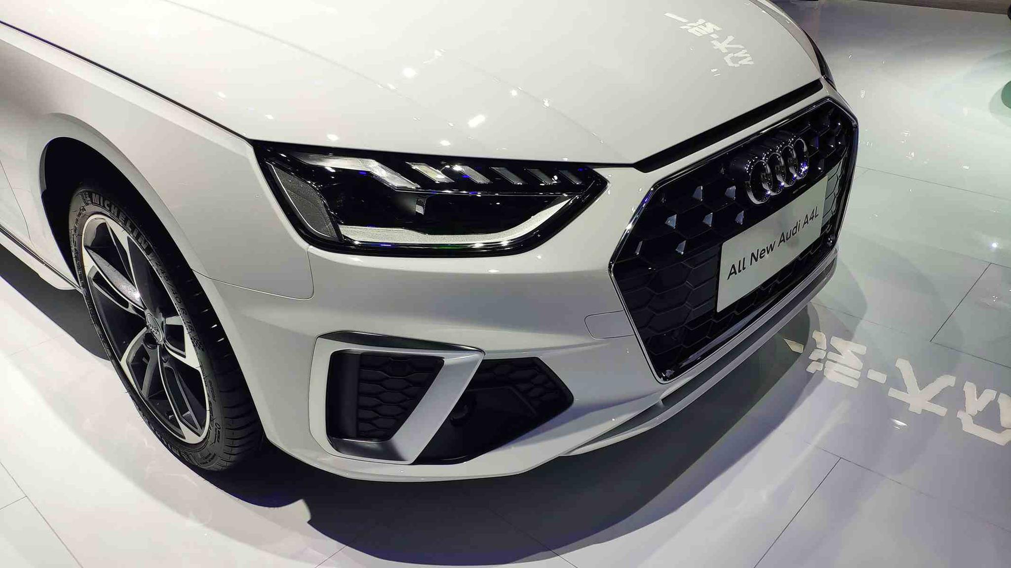 奥迪a4l的销量一直以来都表现的不错,大气运动的外观设计,车内较大的