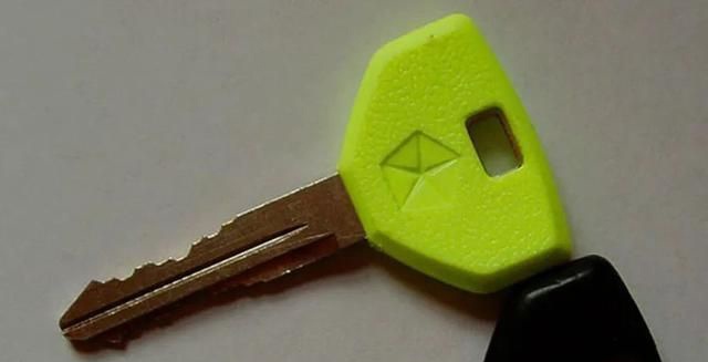 这些车钥匙堪称艺术品福特别理我我就是来搞笑的