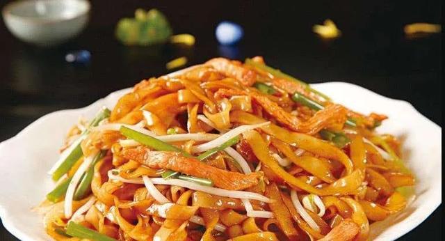 炒河粉vs炒米粉,你更偏爱哪一种?