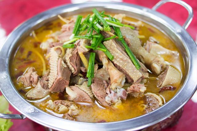 营养美味的大鹅炖酸菜,家常好吃超下饭,隔壁小孩都馋哭了