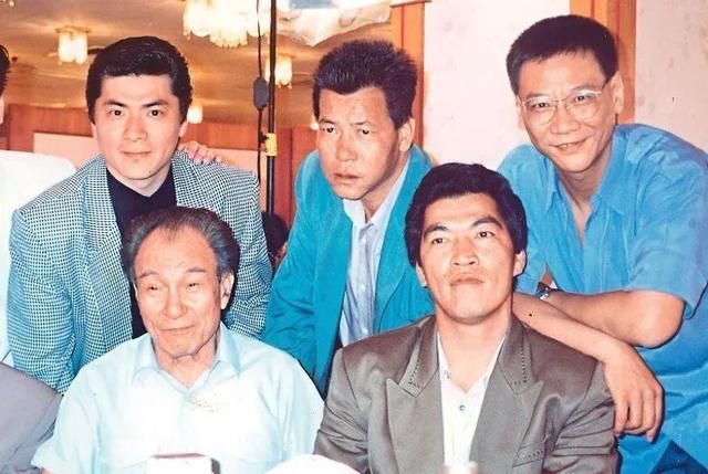 香港影坛奸人代表石坚曾拍戏误伤李小龙与妻子相爱67年