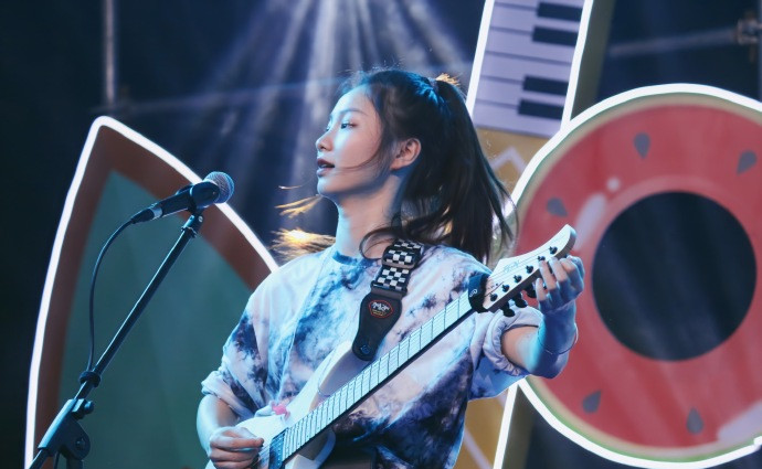 大家喜欢阿v本次给大家带来的cj844乐队吗?