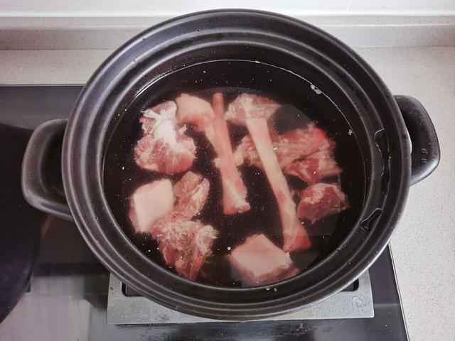 3.排骨高汤制作完成