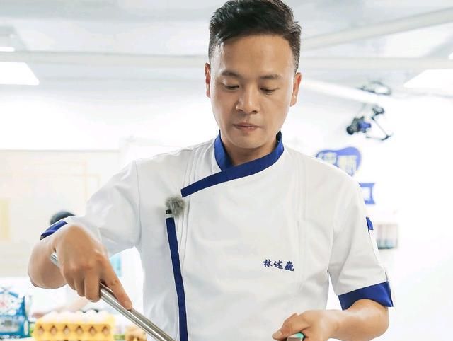 《中餐厅》首播惹众议,林大厨果然还是"老样子"