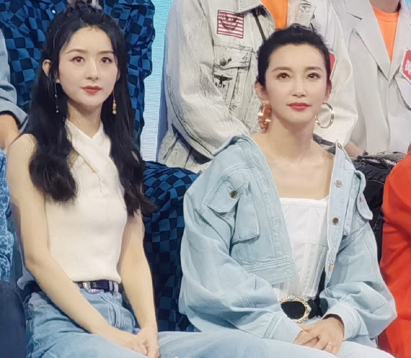 赵丽颖气质真的上来了!和李冰冰同台,一个优雅一个酷飒旗鼓相当