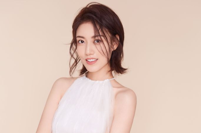 她曾拒绝苏有朋追求,颜值气质出众,如今却嫁一位圈外普通人!