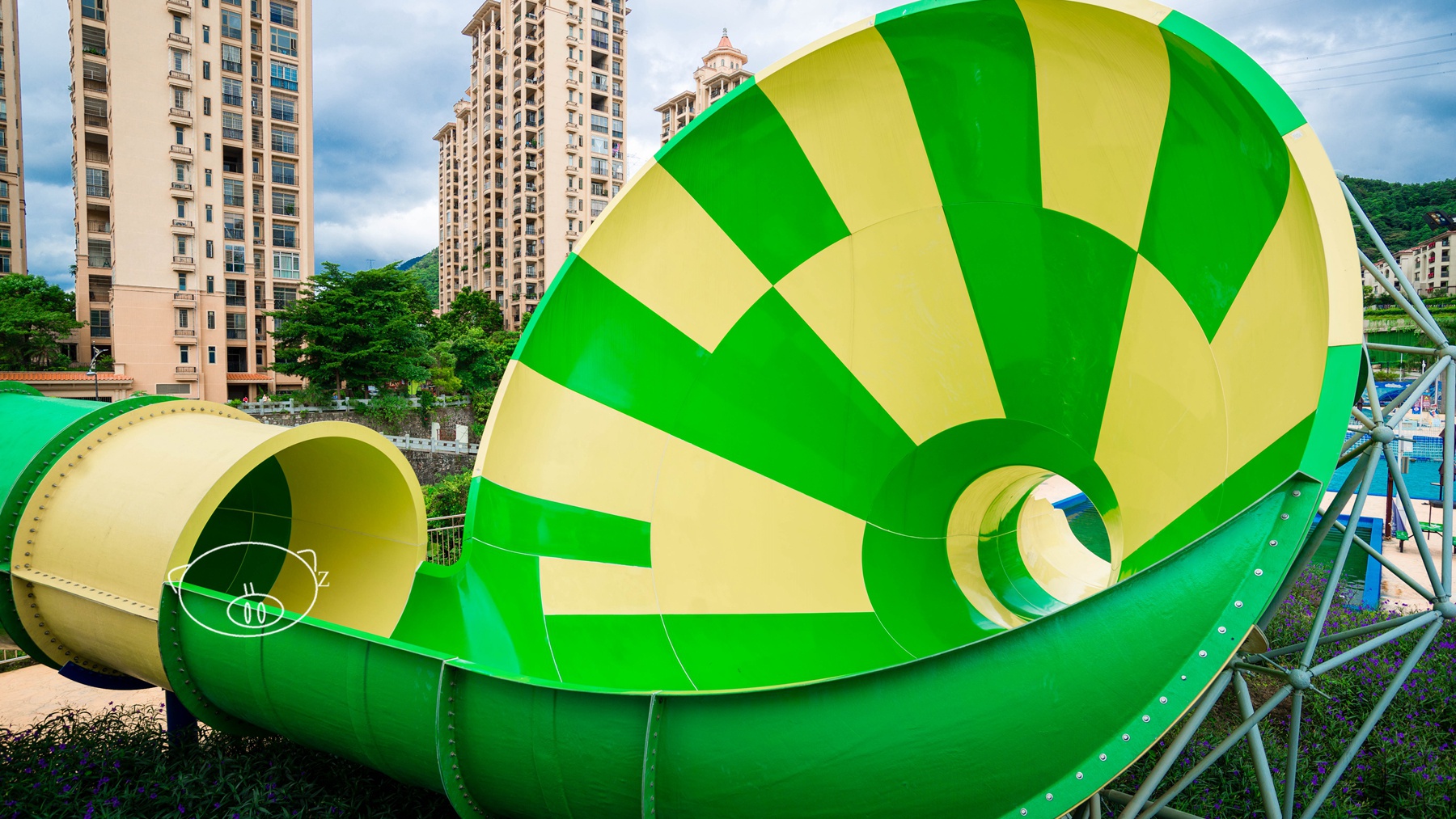 惊险刺激的小喇叭(蒙太奇大漩涡),1.