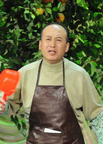 她比宋丹丹还红8次登上春晚舞台被丈夫抛弃后抑郁了10年