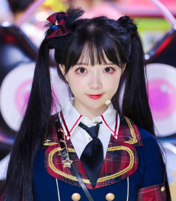 汪东城带王奕萌玩了1天,为什么明星都喜欢萝莉款网红?