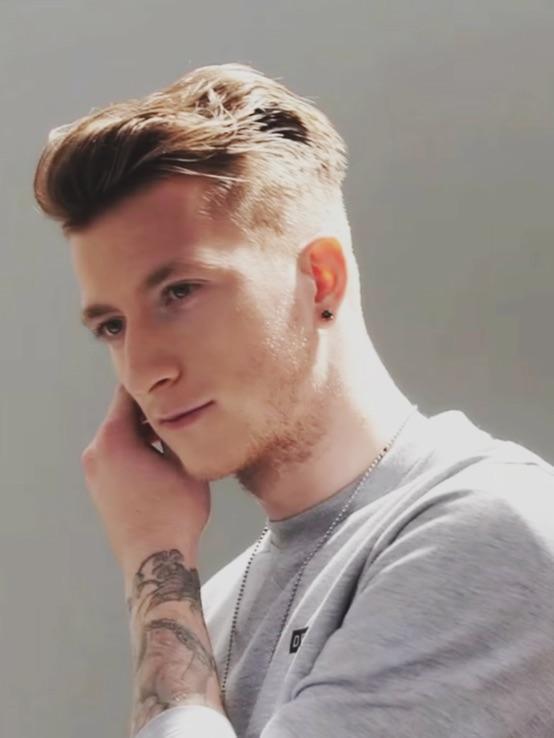 足坛五大顶级帅哥,卡卡像邻家男孩,巴乔眼神忧郁,就他容貌依旧