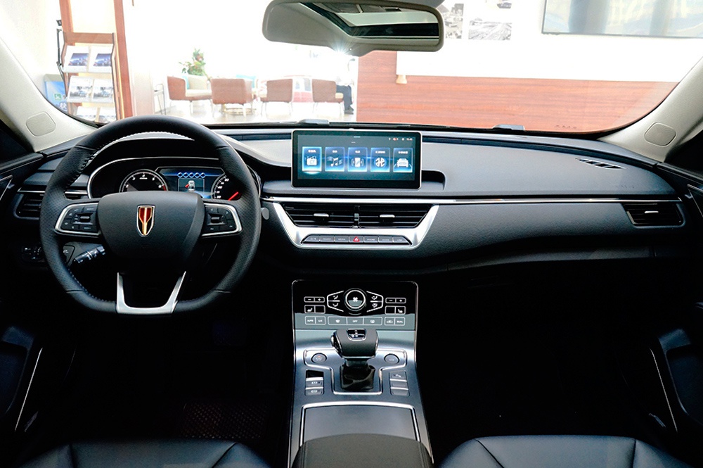 5t动力 引入48v轻混 电子挡杆加持 2020款红旗h5实拍简评