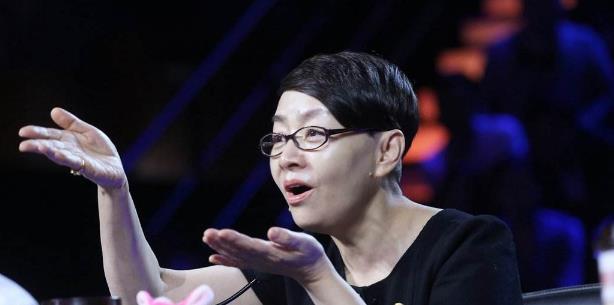 与两任丈夫闪婚后被抛弃,三婚才找到幸福|闪婚|春晚|宋丹丹_新浪新闻