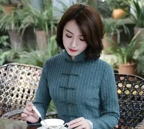 当一个有修养的女人说话时,她的语言,在措辞上,一定是很稳准,很妥当的