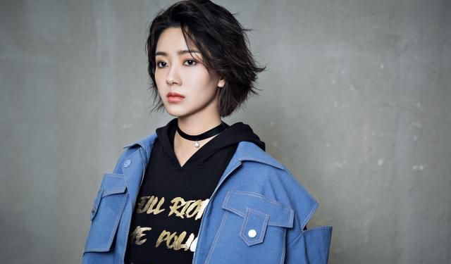 曾是赵本山的干女儿,巅峰时传出绯闻,现已沦为"普通人"