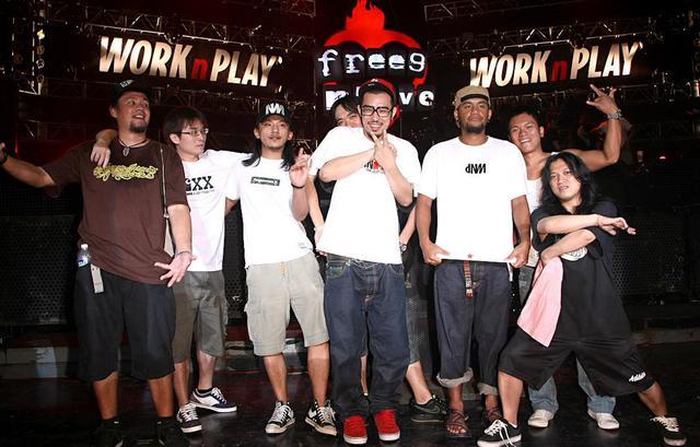 音乐的风向,内容很接地气,故此轻易就引发年轻人的共鸣,《我爱台妹》