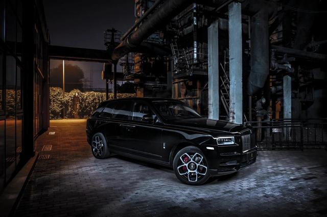 劳斯莱斯black badge库里南夜游京城