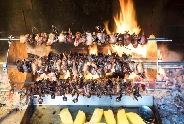 民间故事昔日猎杀鸟类今日生个鸟脸儿子