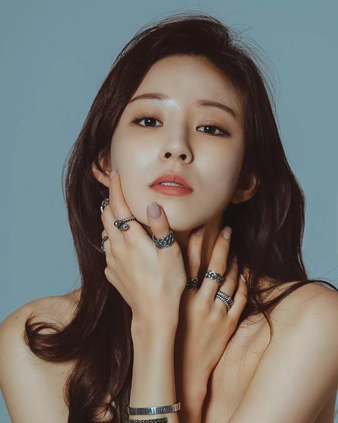 韩国超模金宝拉拥有天使脸庞和魔鬼身材对身材管理十分严格