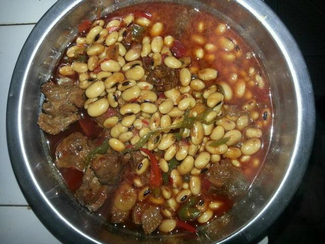 教你营养美味的咸鸭腿炖黄豆,家常好吃,再不用担心孩子会挑食了