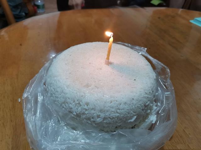 (此处省略一百个哈哈)就这样……生日蛋糕再也不寒酸!