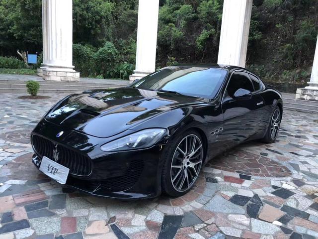 实拍玛莎拉蒂gt售价20万,它有着力量与优雅相结合的独特气质