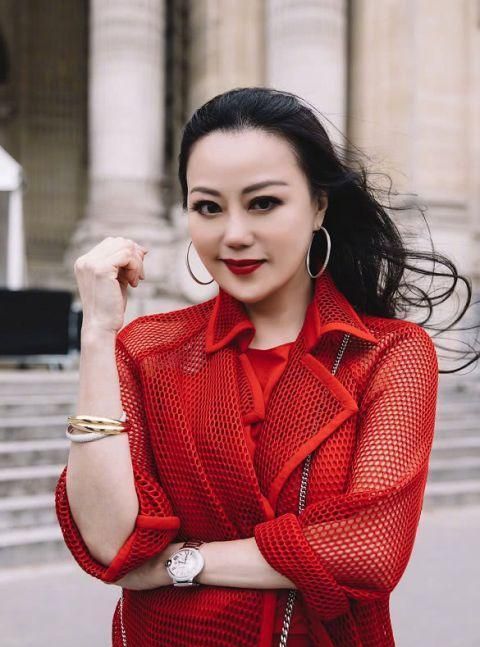 香港第一拜金女章小蕙榨干两位前任年近60岁不服老