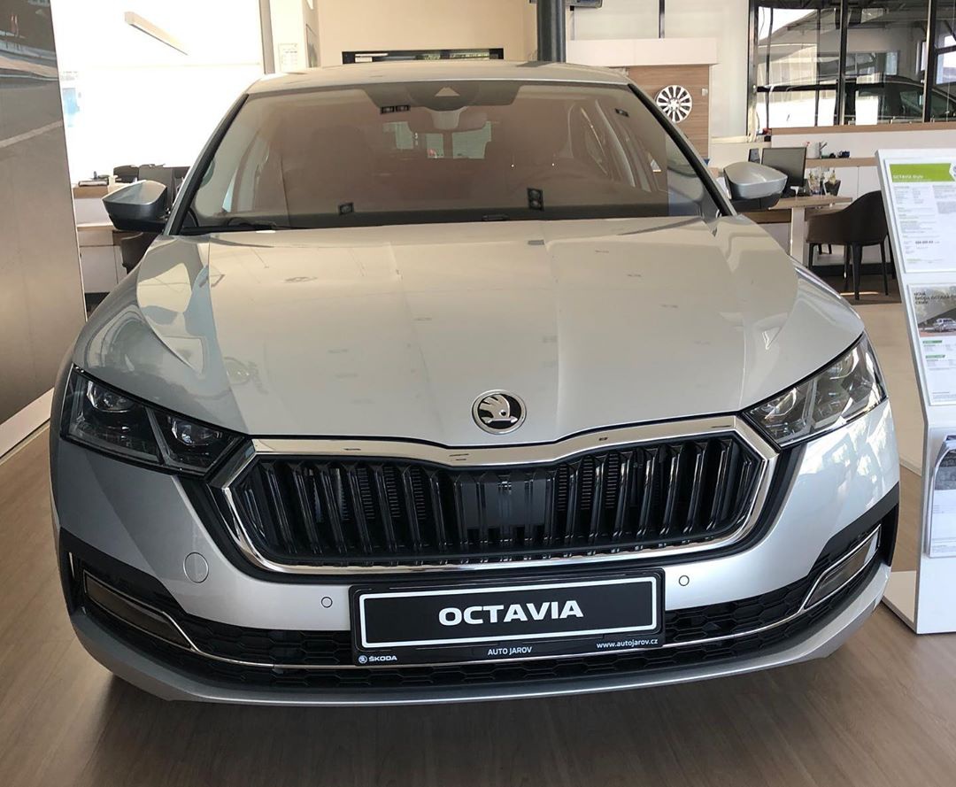 全新斯柯达明锐三厢版实车 大气的设计