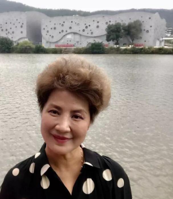 演公关小姐,铁木真母亲的萨仁高娃,抵押房子开戒毒所,她图什么