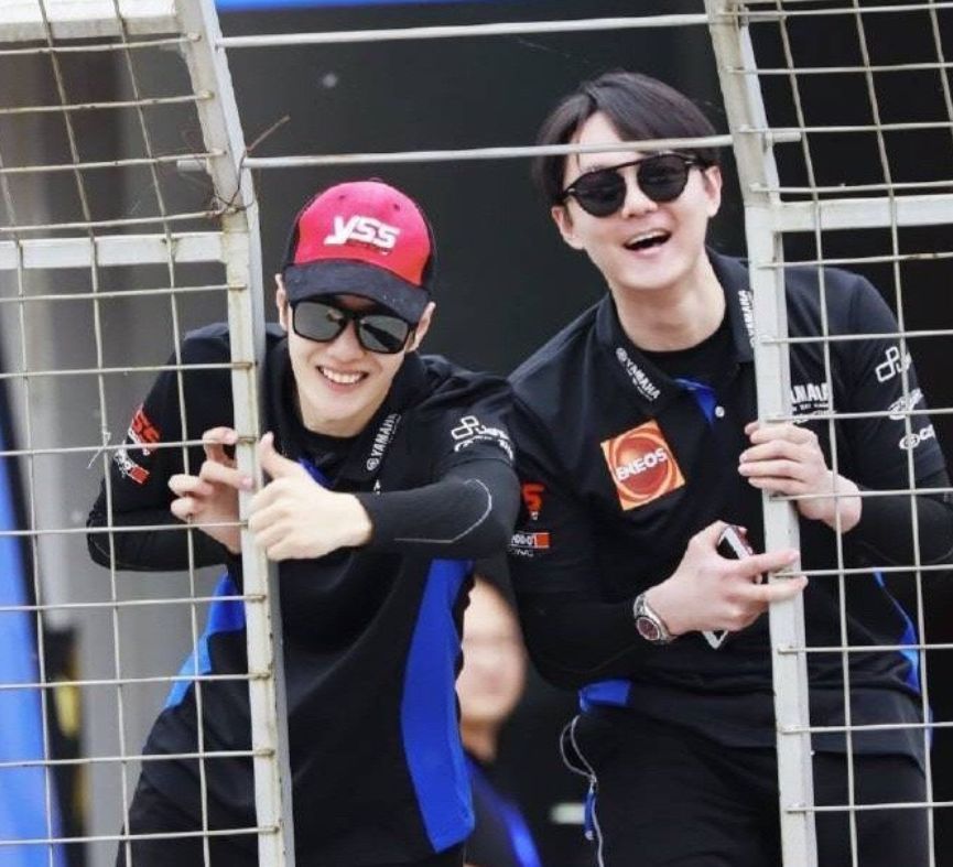 对比五月男友丁禹兮王一博生日祝福不断尹正三年连送祝福