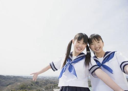 初中女生身高155cm,多吃这4种食物,还有机会窜到1米7