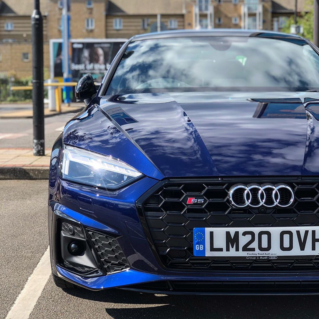 新款奥迪s5四门轿跑车实车 运动感很强