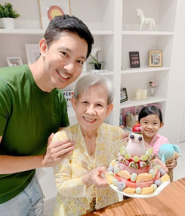 撞脸不稀奇立威廉祖孙三代共用一张脸才让人服气