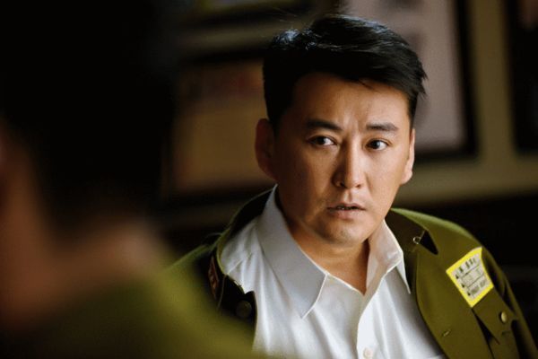 出道后,刘小峰出演的《血色玫瑰之女子特遣队》,《尖刀队》,《致命