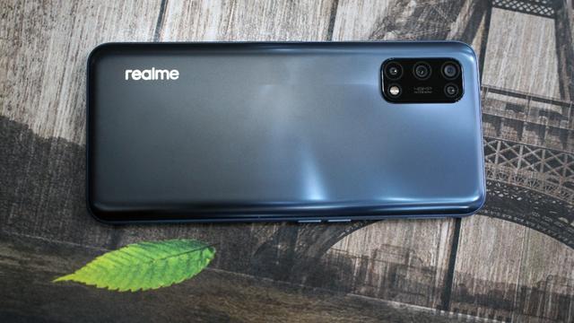 5g大电池闪充千元机realme真我v5破晓之光上手实测