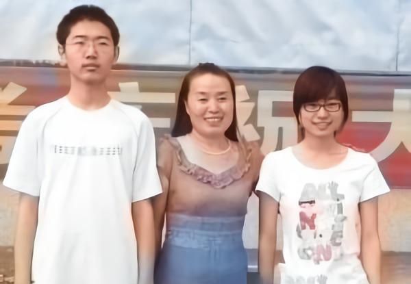 她是吉林高考状元,放榜当天,清华大学招生组连夜赶到她家休闲区蓝鸢梦想 - Www.slyday.coM 她是吉林高考状元,放榜当天,清华大学招生组连夜赶到她家休闲区蓝鸢梦想 - Www.slyday.coM