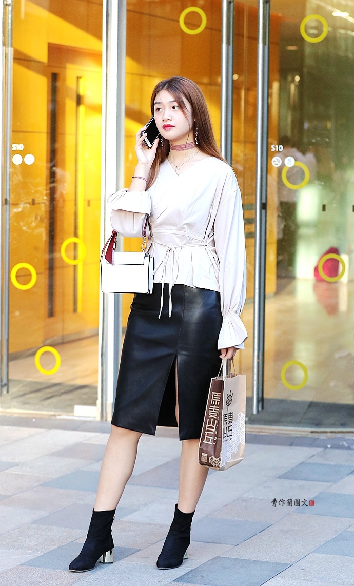 街拍短靴美女除了帅还是帅