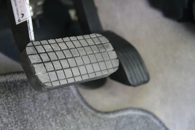 常在路上开，哪有不抖动！爱车这些异常切莫大意