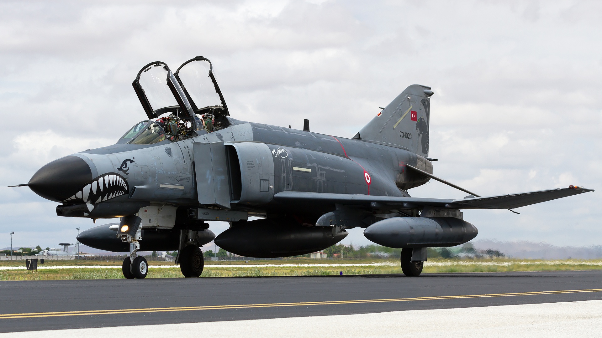 当初并不被重视,未曾想竟成二代战机经典,f-4战机有何特色!