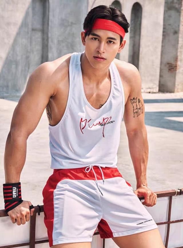 组图:青春帅气有活力的95后帅哥,散发着满满的男性荷尔蒙气息!