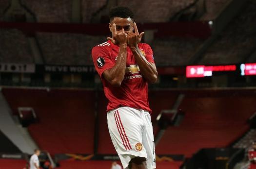 当时马塔送出一记直塞球,林加德单刀面对门将打近角破门,曼联扳平1-1