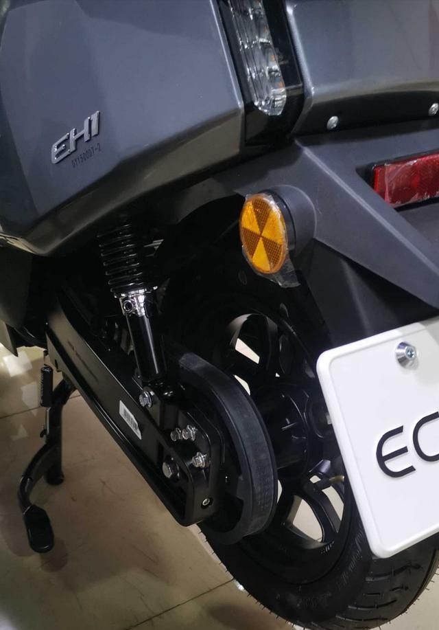 大阳eh1峰值功率2500w极速可达70,续航100公里,这价格贵吗?