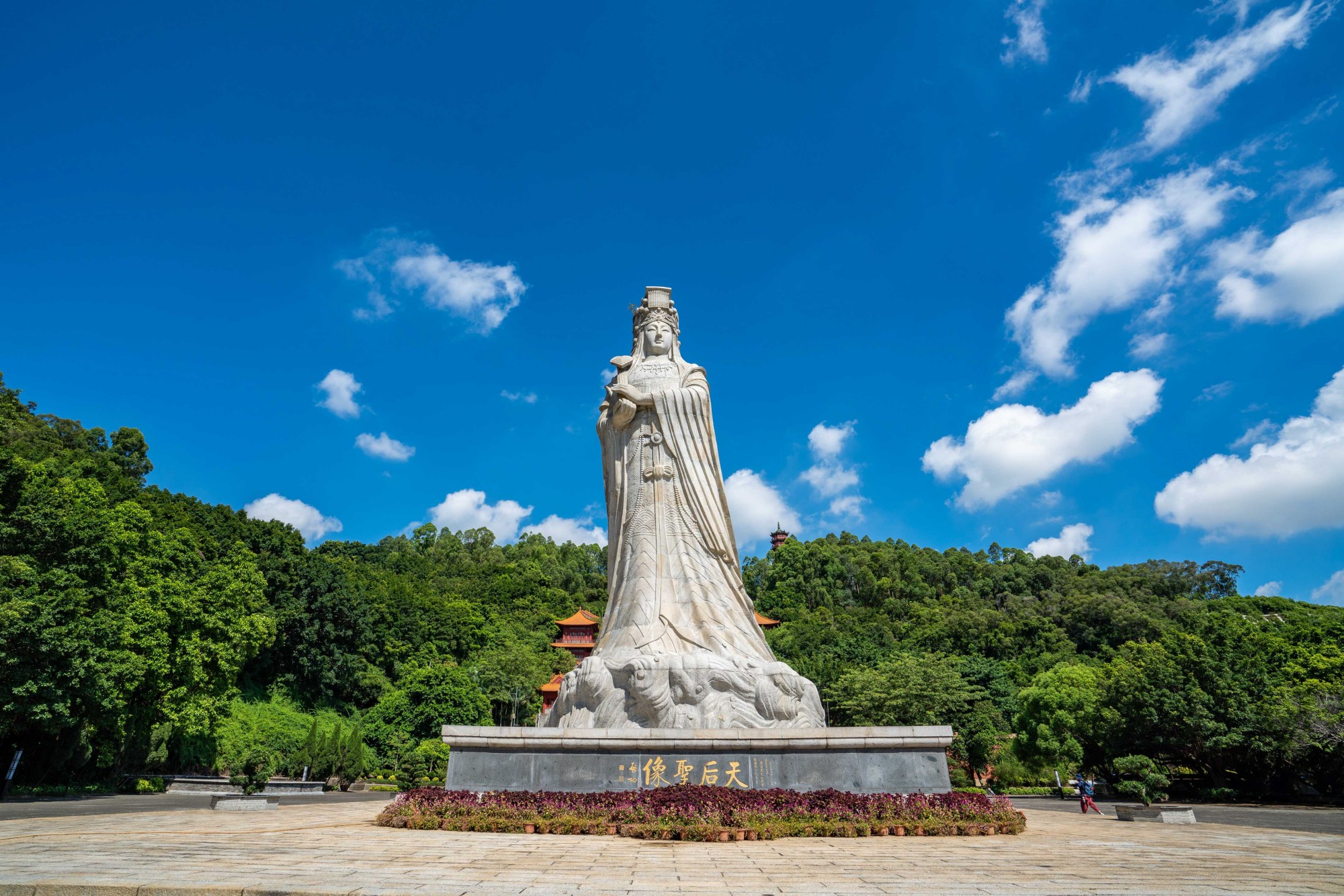 广州拥有亚洲最大的妈祖庙规模居世界同类建筑之最