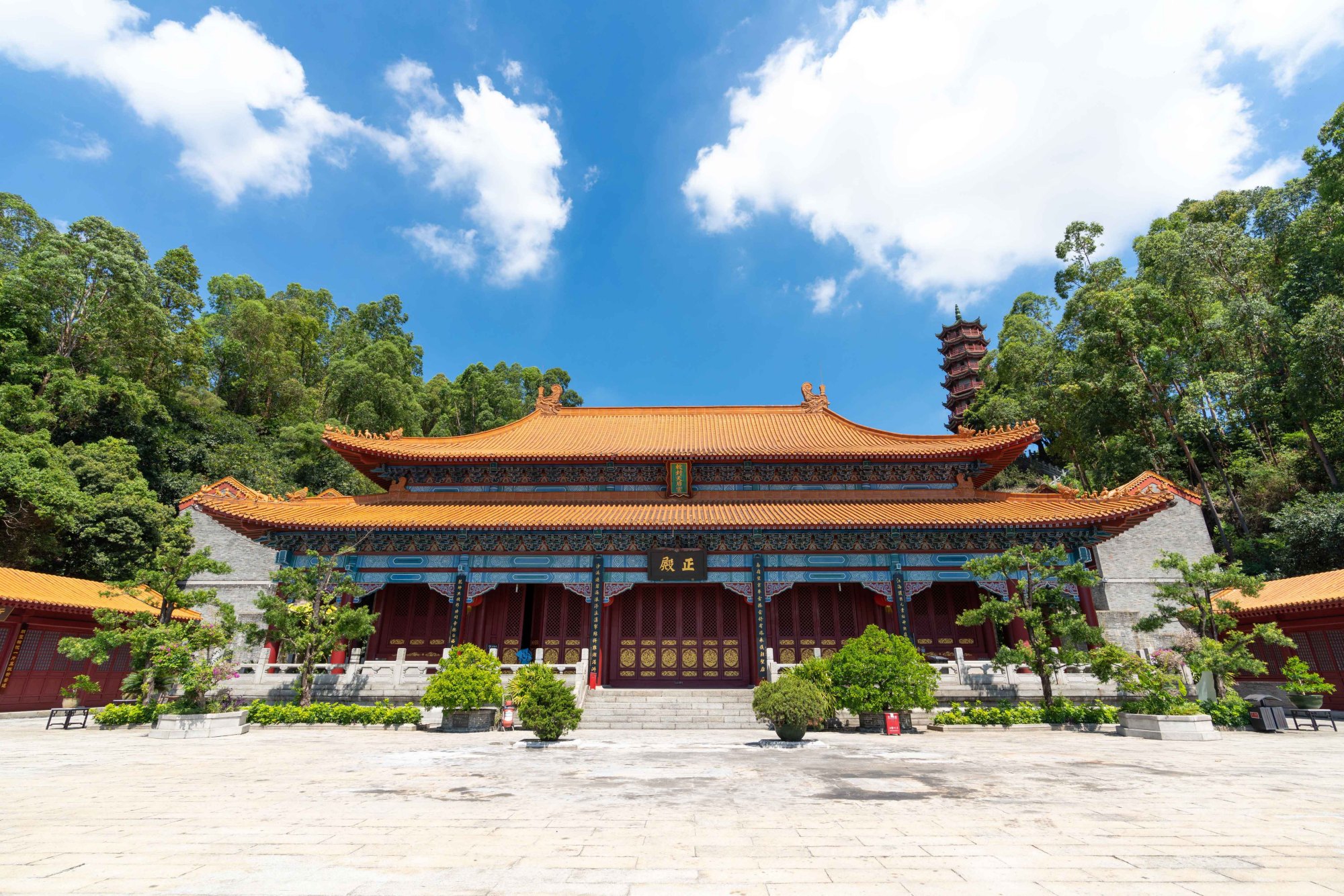 广州拥有亚洲最大的妈祖庙规模居世界同类建筑之最