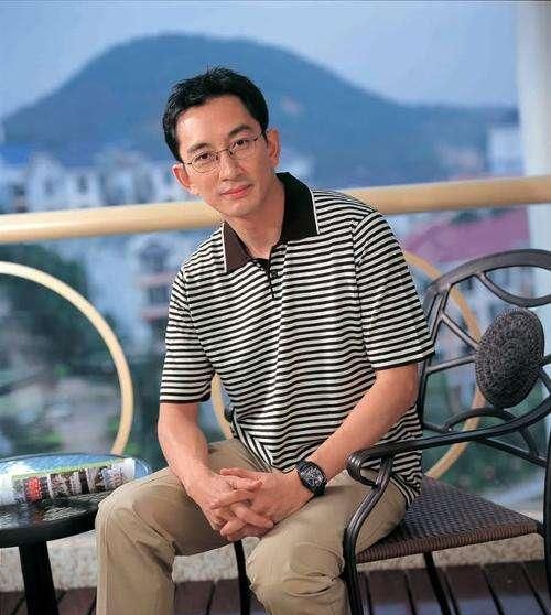 吴启华的浪荡人生恋过金巧巧泡过蓝洁瑛娶小21岁娇妻