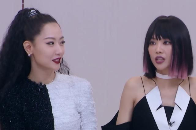 同时抢一个姐姐,看到是谁:难怪了|李斯丹妮|王霏霏|队长_新浪新闻
