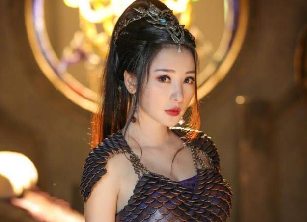 柳岩在此之前也塑造过不少古装形象了,比如《四大名捕2》里的如烟